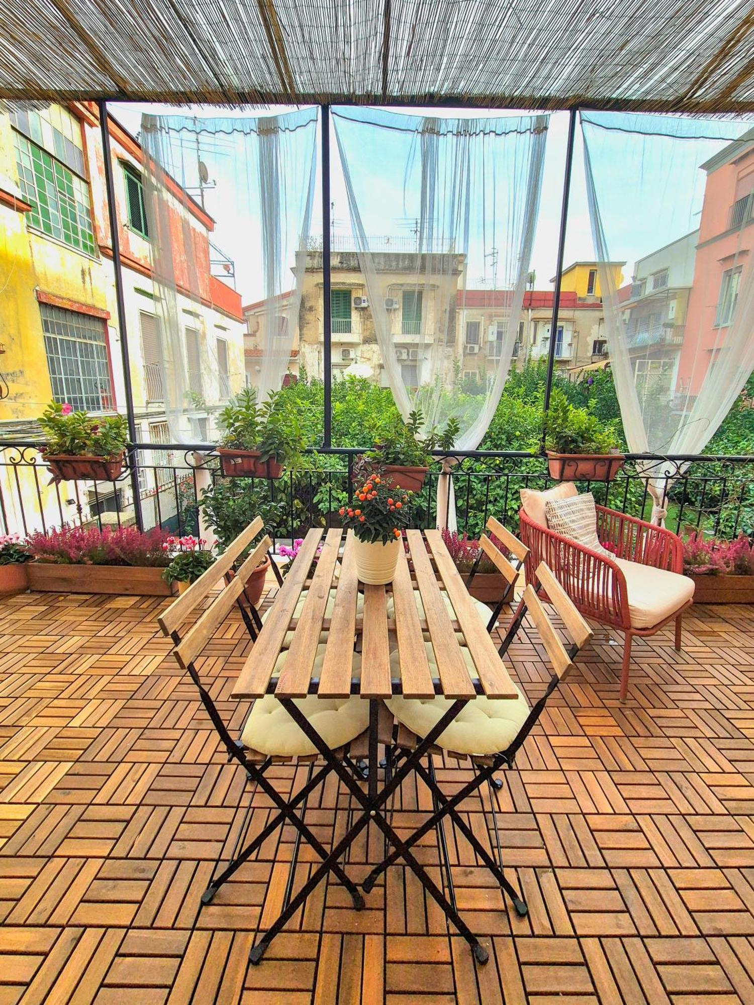 Appartamento La Terrazza Al Museo Napoli Esterno foto